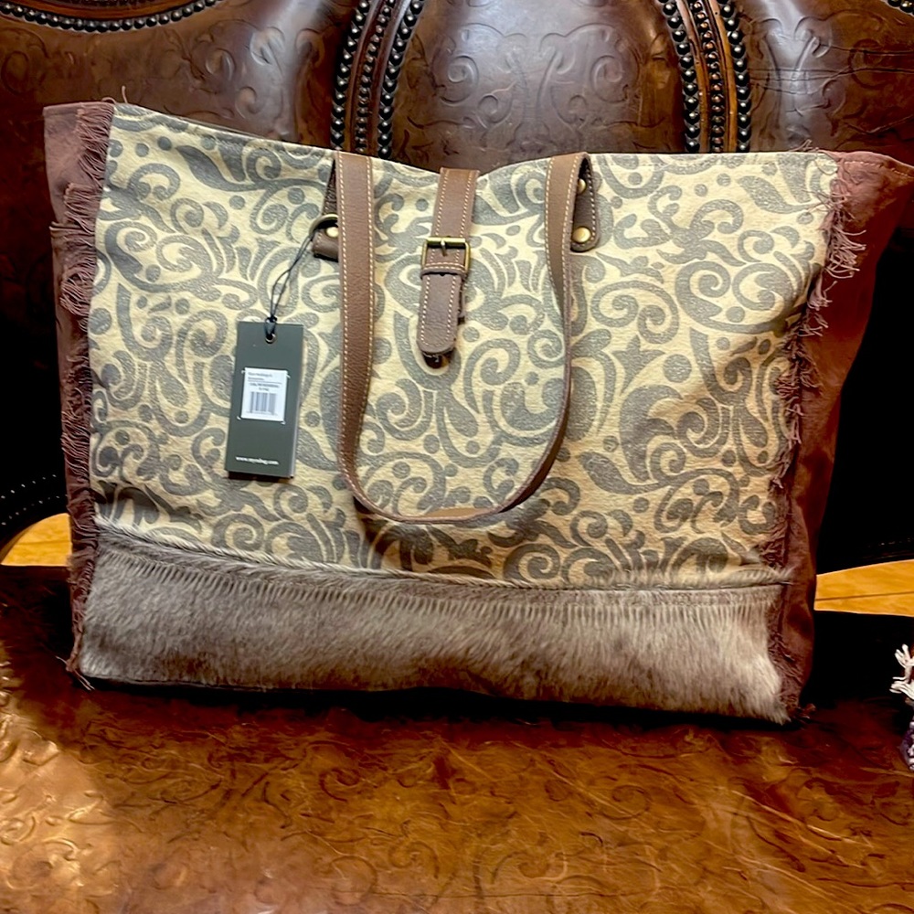 MYRA-FLORAL PRINT WEEKENDER